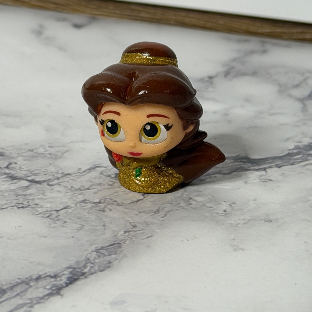 Disney Doorables Belle Gold Glitter Dress Special Edition